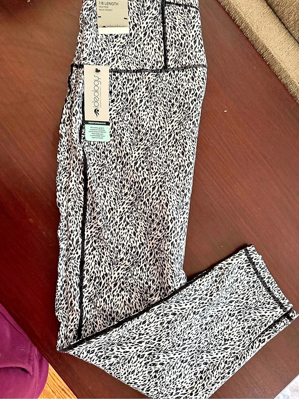 ideology 7/8 Length High Rise Back Pocket Leggings White & Black, L